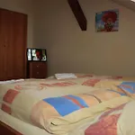 Na Solne Stezce Konukevi